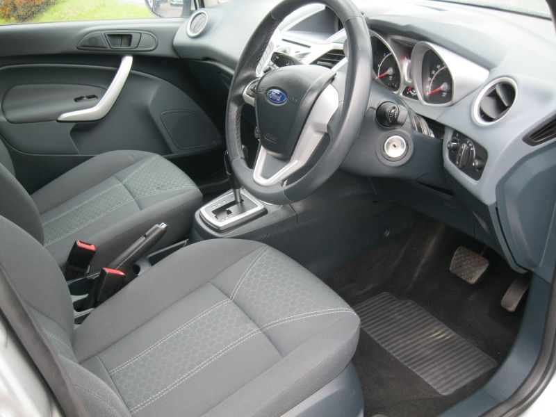 2011 Ford Fiesta 1.4 Zetec 5dr image 7