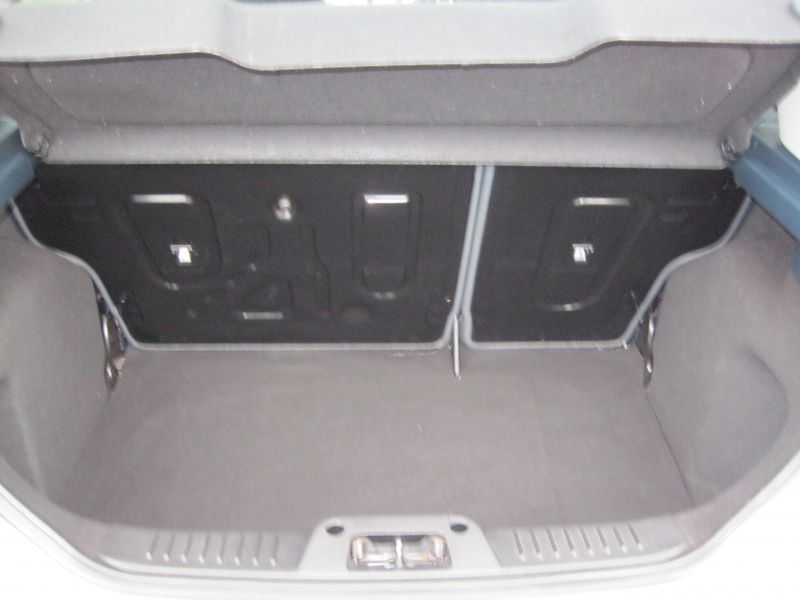2011 Ford Fiesta 1.4 Zetec 5dr image 10