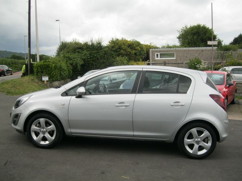 2012 Vauxhall Corsa 1.2 i 16v SXi 5dr image 4