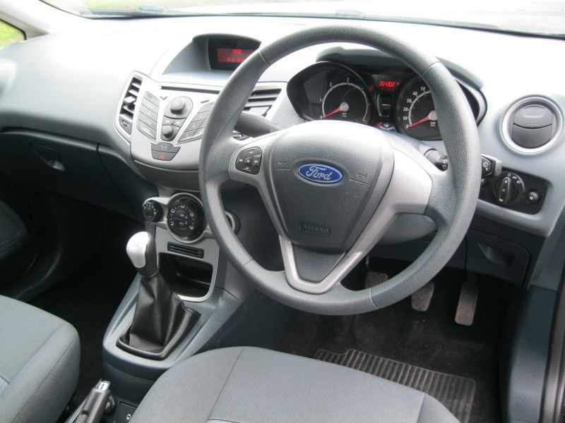 2011 Ford Fiesta 1.4 TDCi 3dr image 8