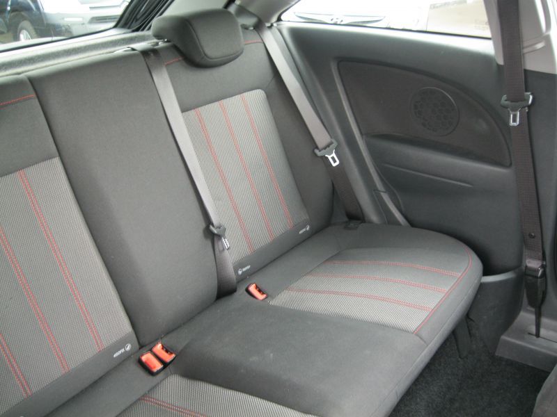 2011 Vauxhall Corsa 1.2 i 16v SXi 3dr image 9