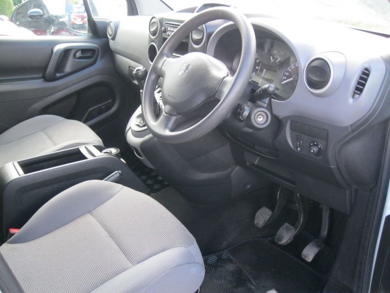 2012 Peugeot Partner 1.6 HDi S L1 850 4dr image 7