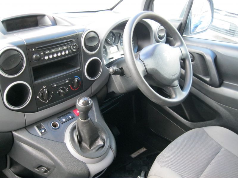 2012 Peugeot Partner 1.6 HDi S L1 850 4dr image 8
