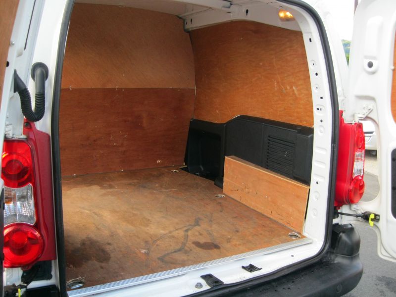 2012 Peugeot Partner 1.6 HDi S L1 850 4dr image 10