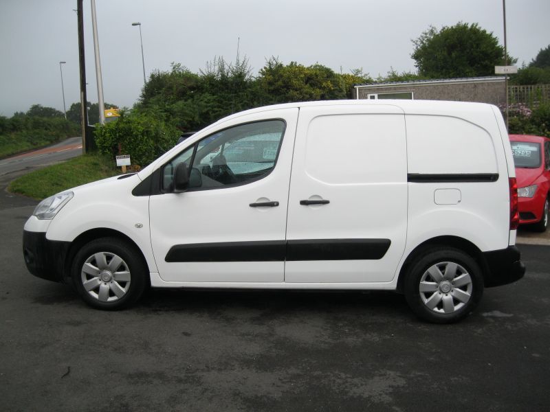2010 Citroen Berlingo 1.6 HDi L1 625 LX 3dr image 5