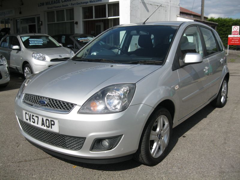 2007 Ford Fiesta 1.25 Zetec 5dr image 3