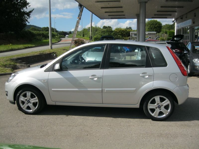 2007 Ford Fiesta 1.25 Zetec 5dr image 4