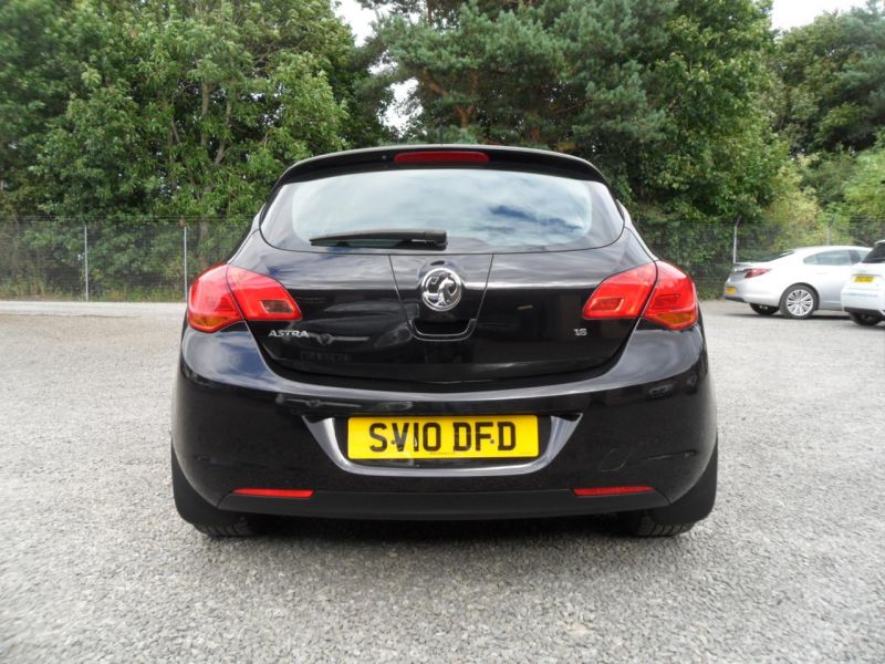 2010 Vauxhall Astra 1.6 5dr image 5