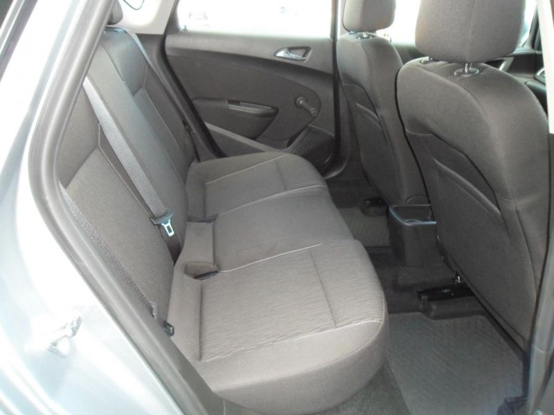 2013 Vauxhall Astra 1.7 Cdti Ecoflex S/S image 9