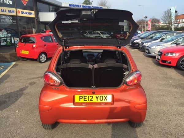 2012 Toyota AYGO 1.0 VVT-i image 8