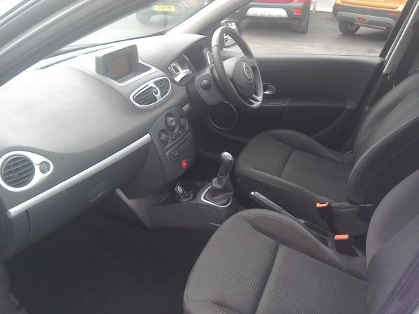 2010 Renault Clio 1.2 5dr image 6