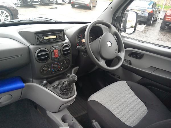2010 Fiat Doblo 1.4 8V 5dr image 5