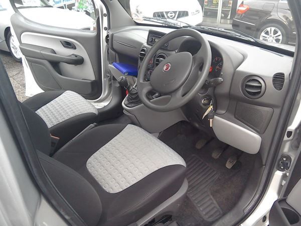 2010 Fiat Doblo 1.4 8V 5dr image 6