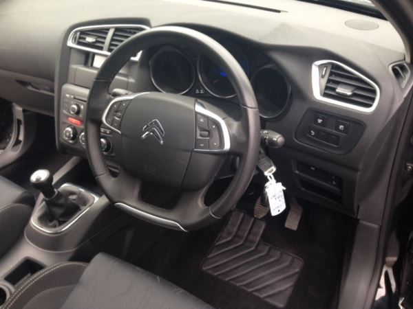 2013 Citroen C4 1.6 VTi VTR+ 5dr image 5