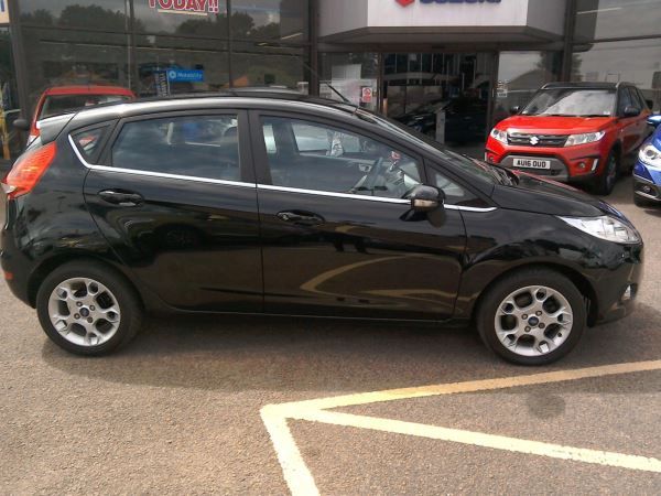2011 Ford Fiesta 1.25 Zetec 5dr image 3