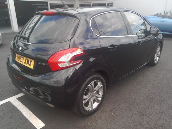 2013 Peugeot 208 1.6 VTi 5dr image 2