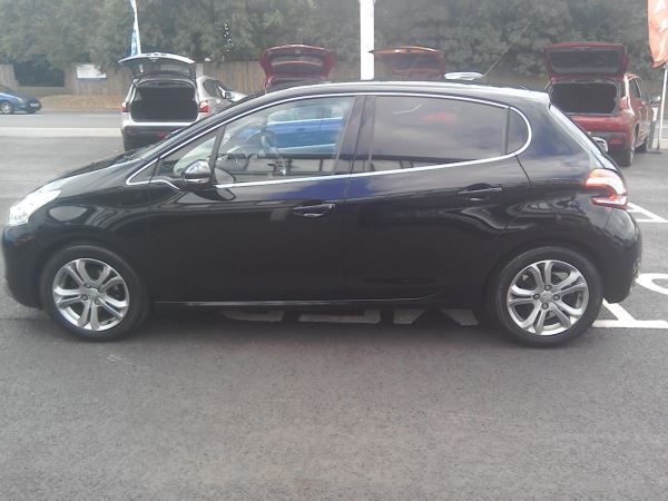 2013 Peugeot 208 1.6 VTi 5dr image 3
