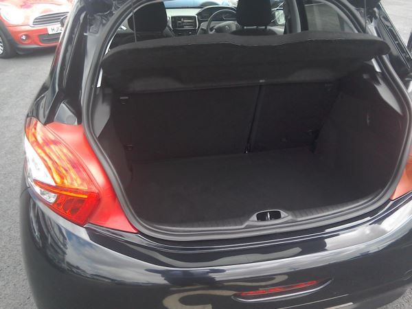 2013 Peugeot 208 1.6 VTi 5dr image 4
