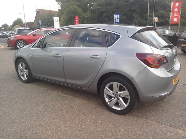 2013 Vauxhall Astra 2.0 CDTi 16V 5dr image 3
