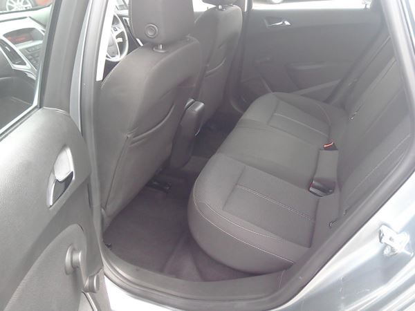 2013 Vauxhall Astra 2.0 CDTi 16V 5dr image 5