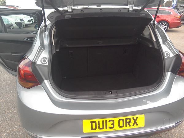 2013 Vauxhall Astra 2.0 CDTi 16V 5dr image 6