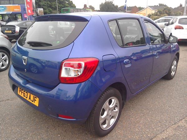 2013 Dacia Sandero 1.5 dCi 5dr image 2