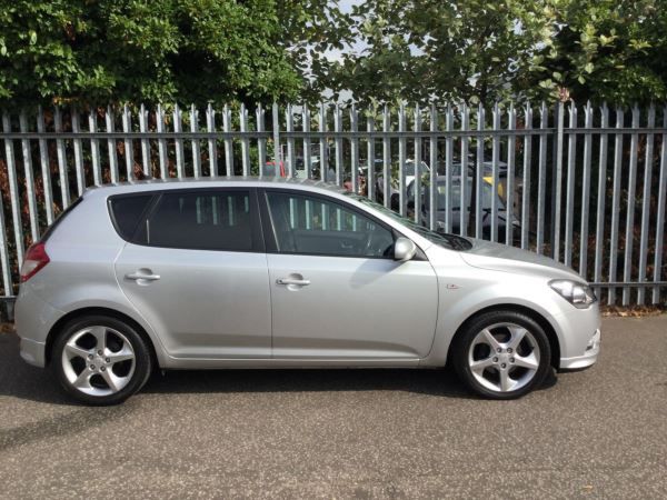 2012 Kia Ceed 1.6 CRDi 5dr image 2