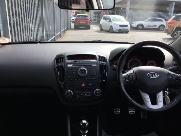2012 Kia Ceed 1.6 CRDi 5dr image 6