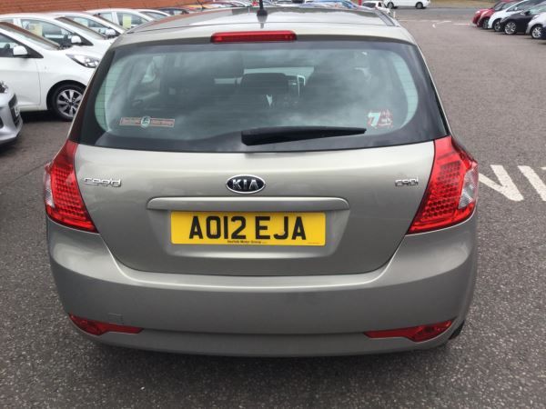 2012 Kia Ceed 1.6 CRDi 5dr image 4