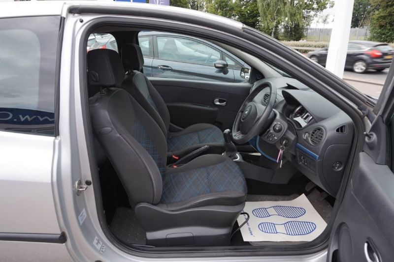 2007 Renault Clio 1.1 16V 3dr image 6