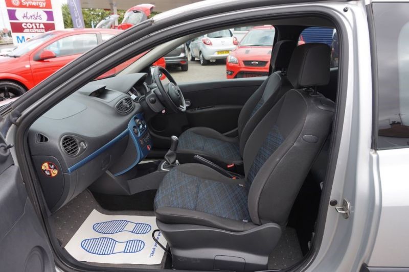 2007 Renault Clio 1.1 16V 3dr image 8