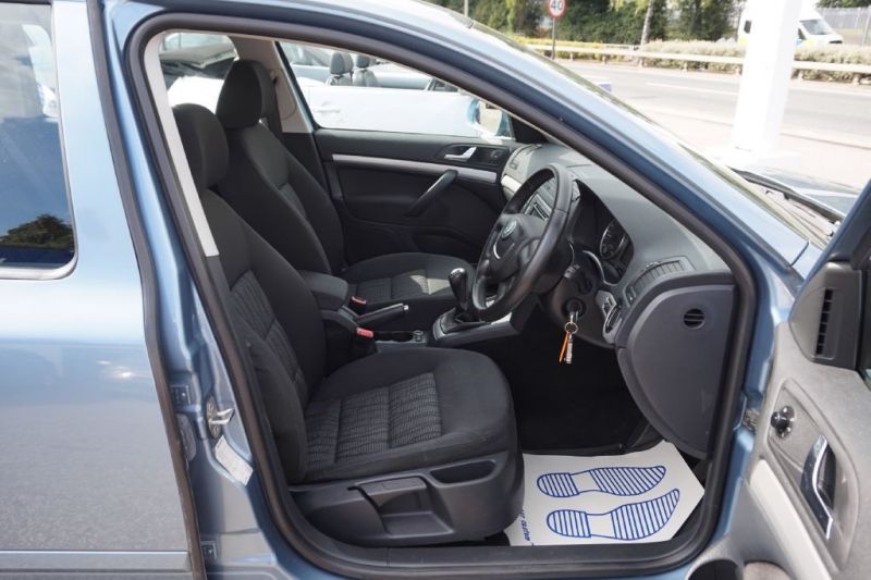 2010 Skoda Octavia 1.6 TDI 5dr image 6