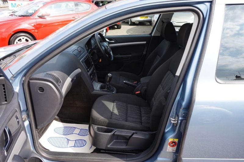 2010 Skoda Octavia 1.6 TDI 5dr image 8