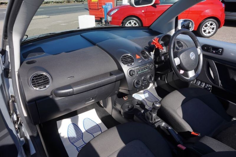 2006 VW Beetle 1.9 TDI Turbo 2dr image 10