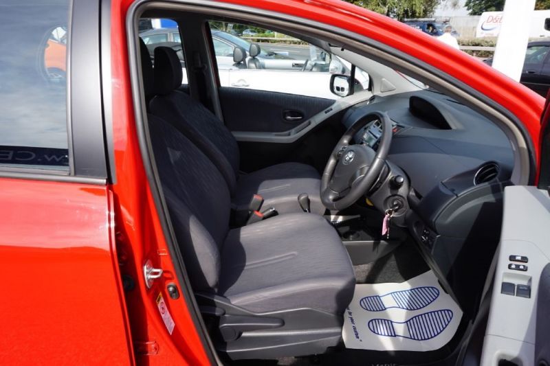 2009 Toyota Yaris 1.3 TR VVT-I 5dr image 6