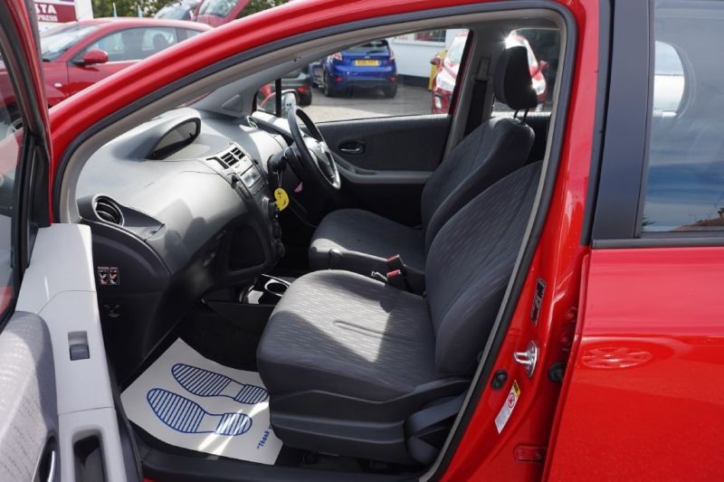 2009 Toyota Yaris 1.3 TR VVT-I 5dr image 8