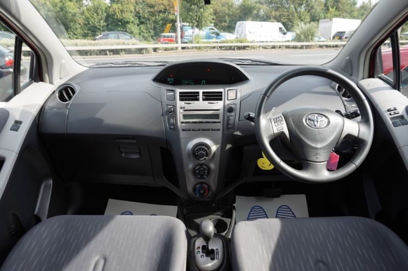 2009 Toyota Yaris 1.3 TR VVT-I 5dr image 9