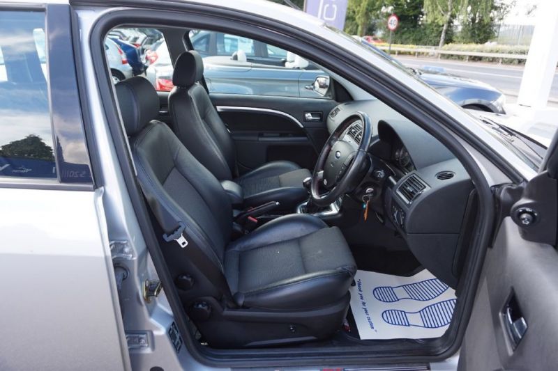 2007 Ford Mondeo 2.2 ST TDCI 5dr image 6
