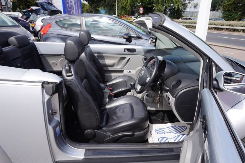 2005 VW Beetle 1.6 2dr image 7