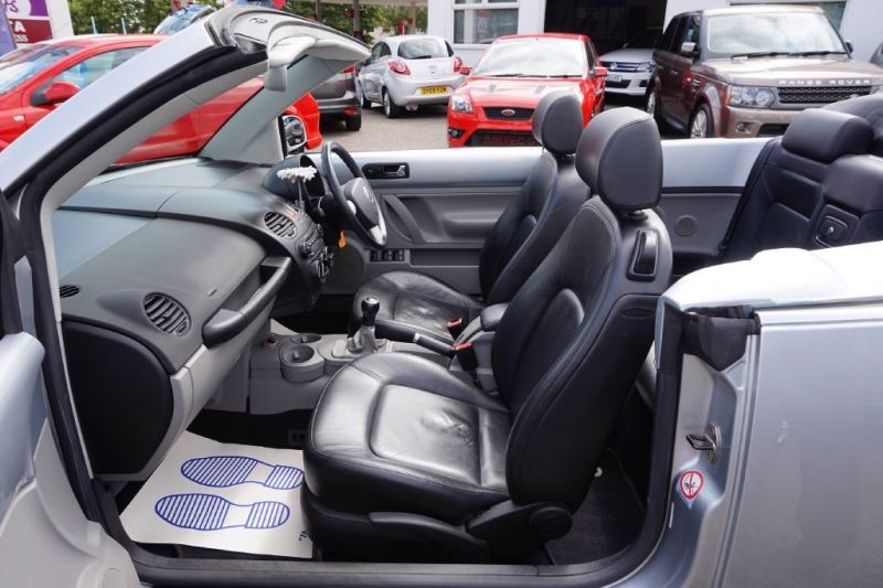 2005 VW Beetle 1.6 2dr image 9