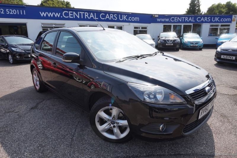 2010 Ford Focus 1.6 Zetec 5dr image 1
