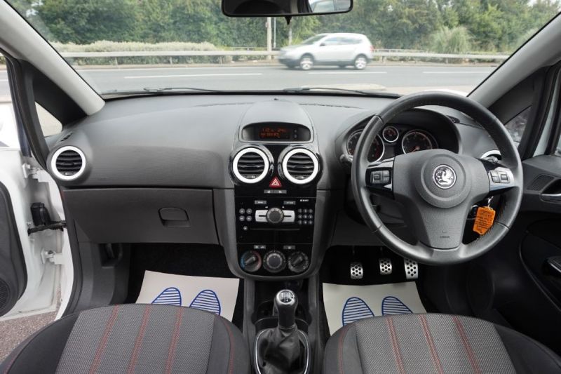 2011 Vauxhall Corsa 1.2 3dr image 9