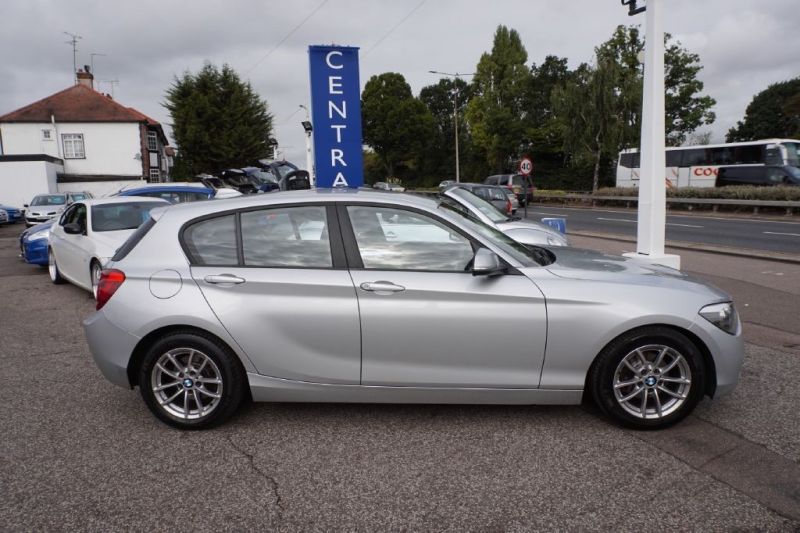 2013 BMW 1 Series 116d 1.6 5dr image 3