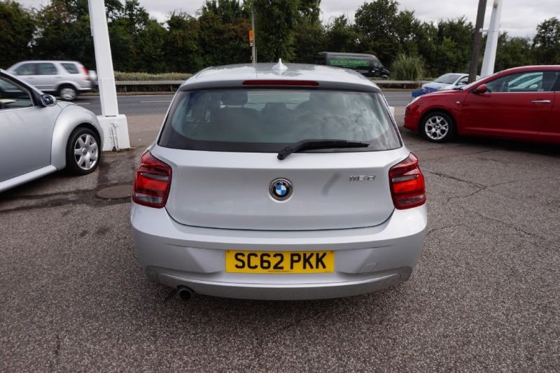 2013 BMW 1 Series 116d 1.6 5dr image 4