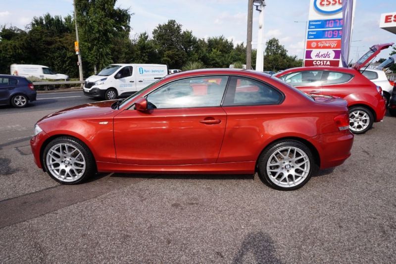 2011 BMW 1 Series 118d 2.0 ES 2dr image 3