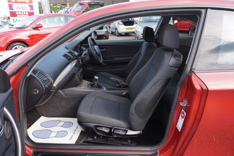 2011 BMW 1 Series 118d 2.0 ES 2dr image 8