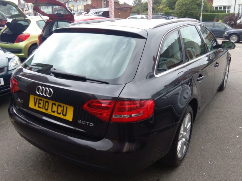 2010 Audi A4 Avant 2.0 TDi SE image 6