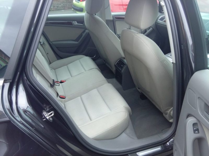 2010 Audi A4 Avant 2.0 TDi SE image 7