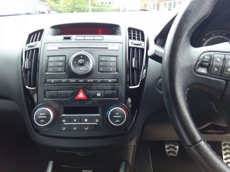 2012 Kia Ceed 3 CRDi image 8
