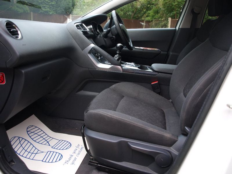 2014 Peugeot 3008 1.6 HDI 5dr image 5
